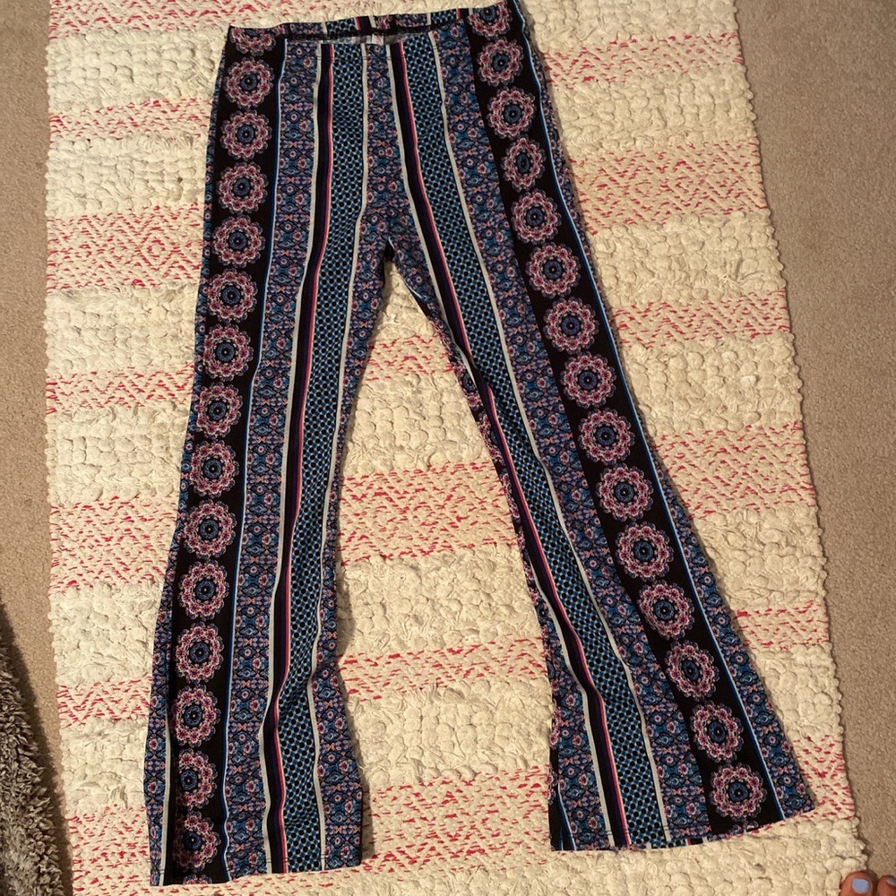 FLARED PATTERNED PANTS